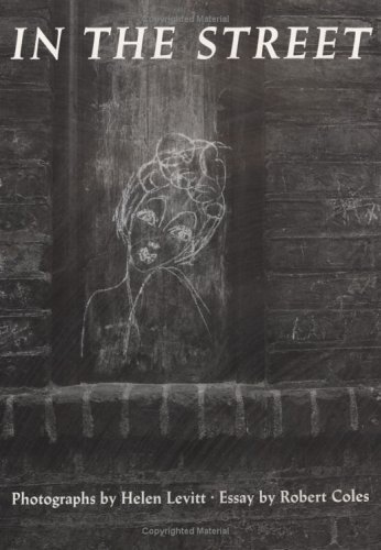 10 тысяч ребятишек и полицейский